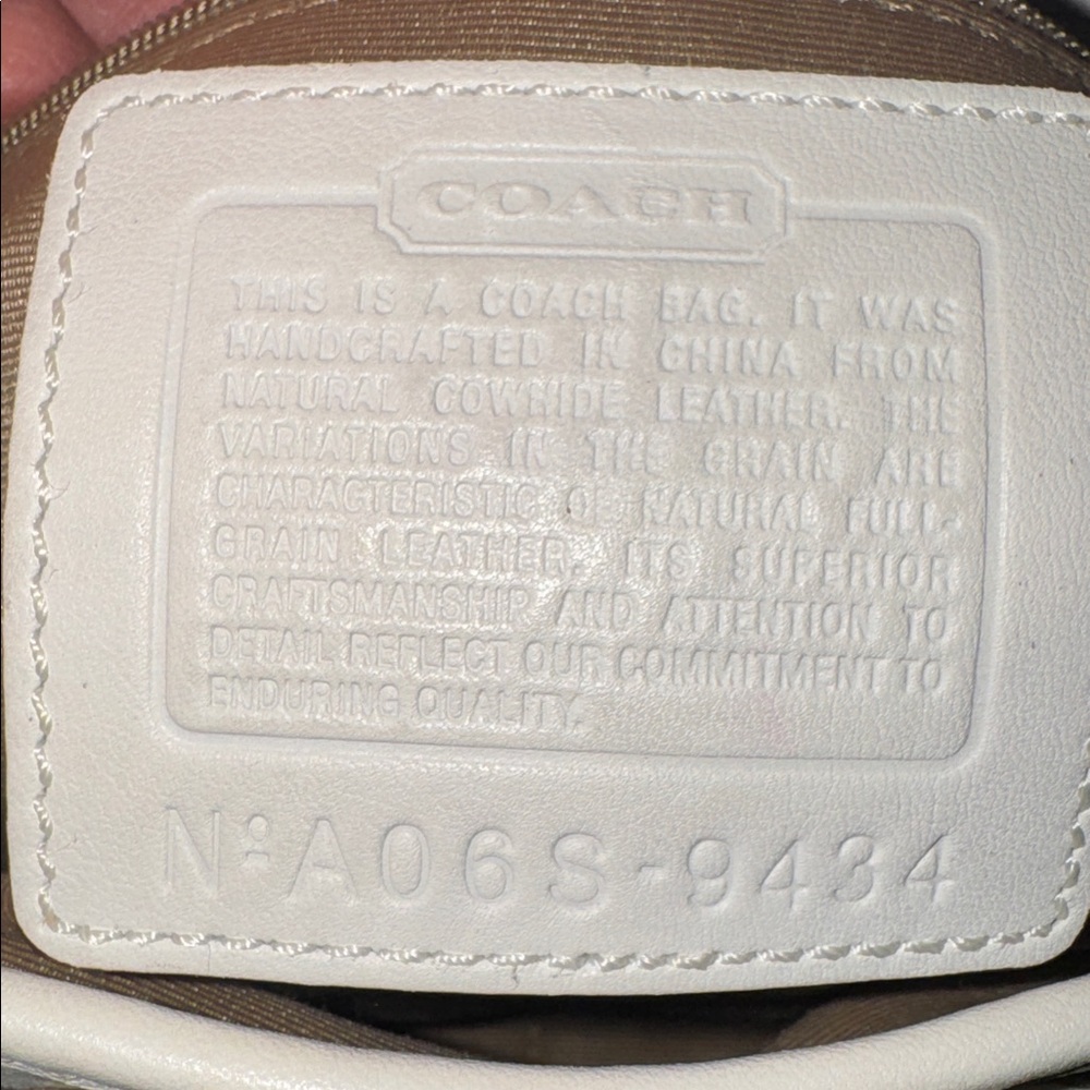 Coach Y2K Chalk White SoHo Pocket Leather Shoulder Bag - Picture 12 of 15